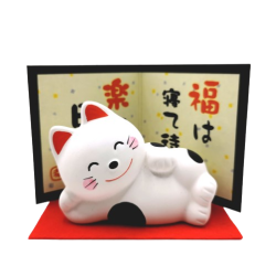 Maneki-Neko allongé